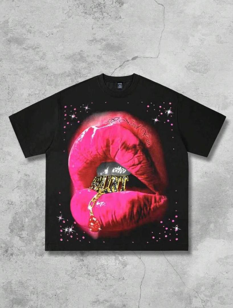 Black t-shirt with pink mouth design